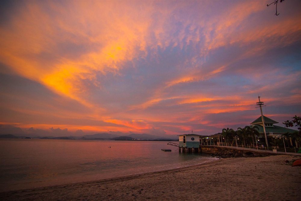 Camayan Beach Resort Hotel Subic Bay Exterior photo